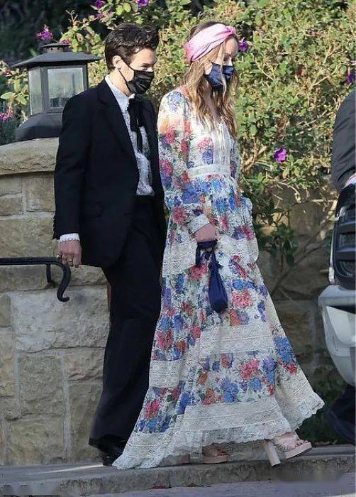 哈卷与新女友公开恋情又一对甜甜的姐弟恋