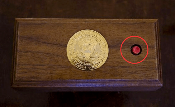 特朗普专门呼叫可乐的按钮,没了_白宫