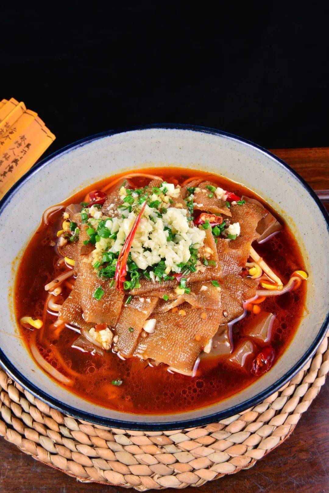 抓牛肋骨青蒜酱猪脸韭菜炒花蛤水煮鱼臭桂鱼- 本月新菜推荐 -百年老