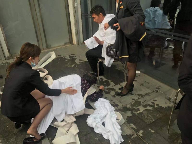 生死八分钟,广州白天鹅宾馆员工勇救轻生女子