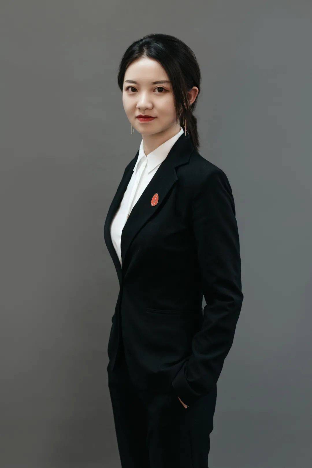 王郁律师毕业于武汉大学法学院,法学理论功底扎实,逻辑思维能力强