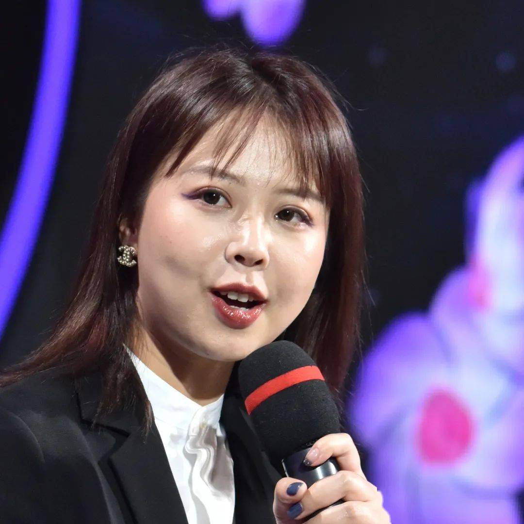 黄晴我没有去过马来西亚,但我有在马来西亚的吉隆坡转机,说到吉隆坡就