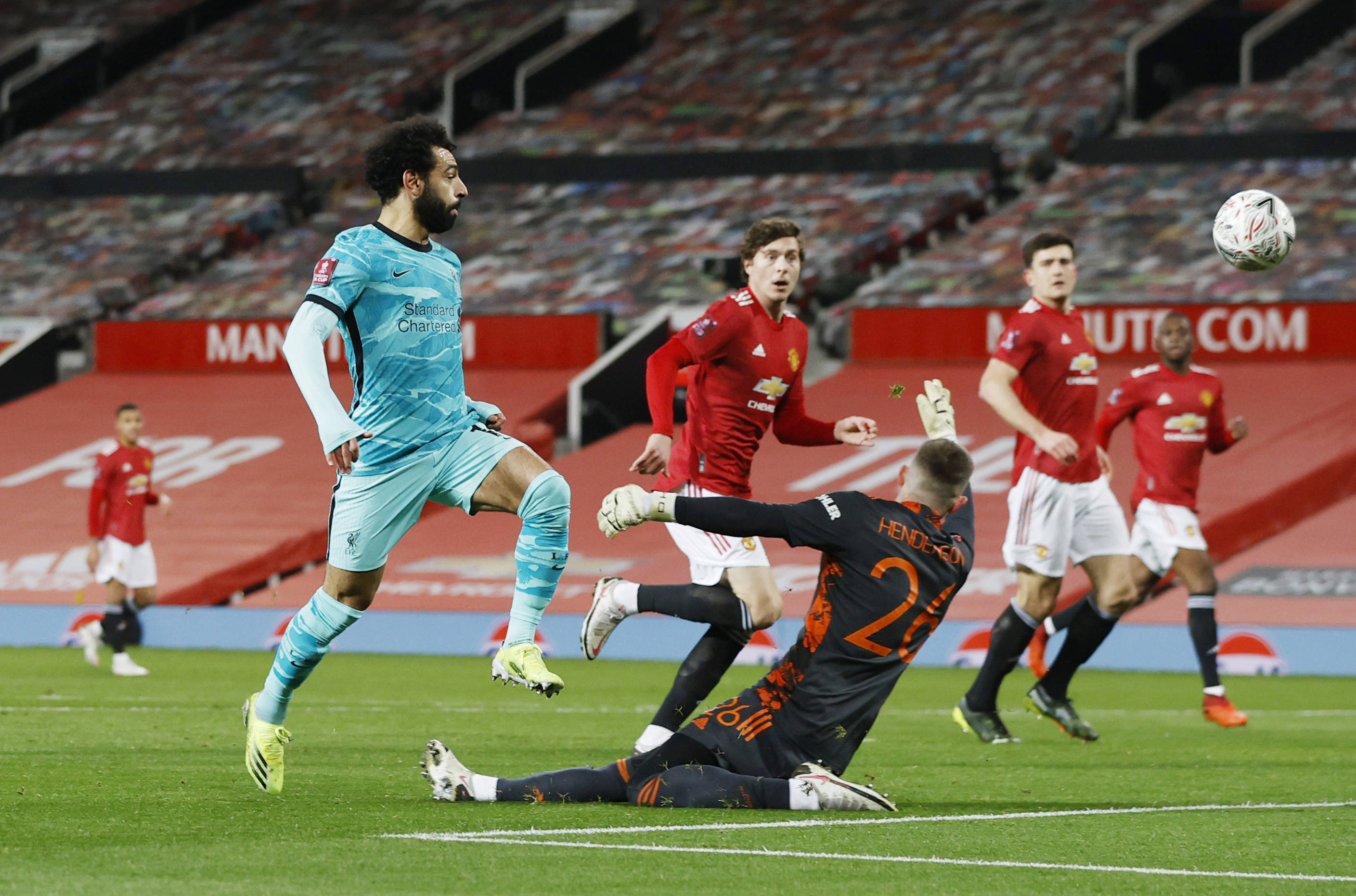 当日,在2020-2021赛季英格兰足总杯第四轮比赛中,曼联队主场