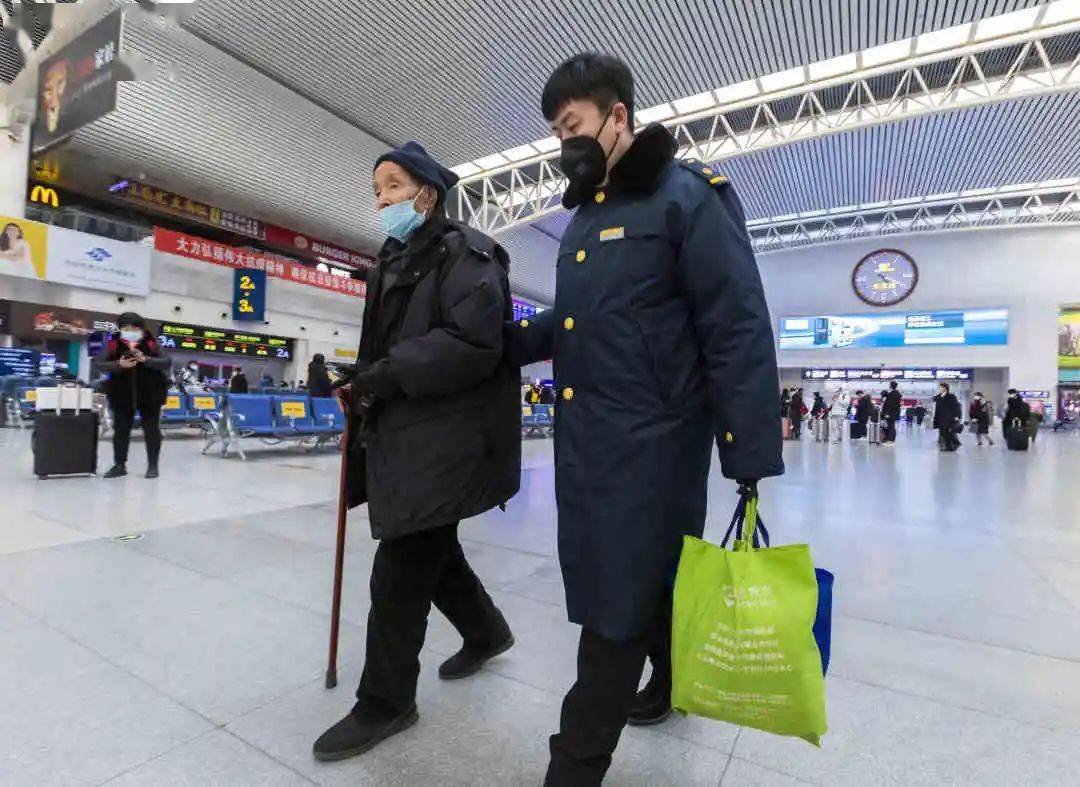 老年旅客乘火车出行优享这些服务您知道吗