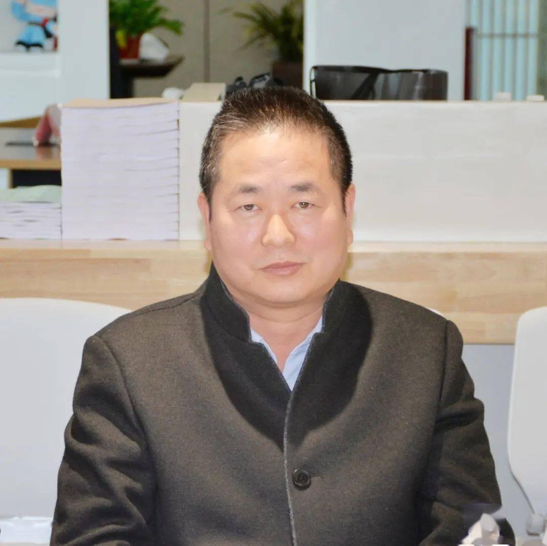 剪影江西银行广州分行副行长曹健江西银行广州分行行长助理胡兵接下来