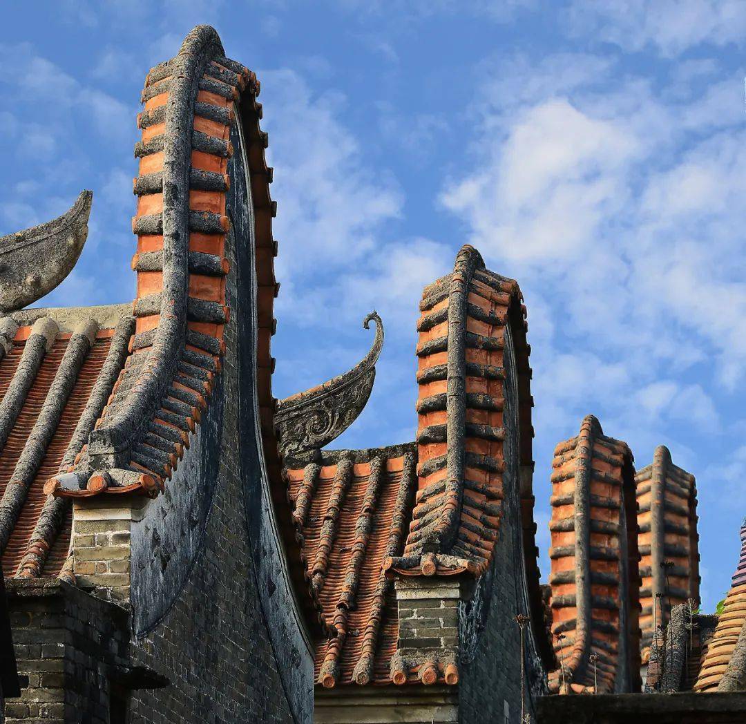 关注炭步镇党委书记毕永锋建设工业强镇擦亮巴江明珠