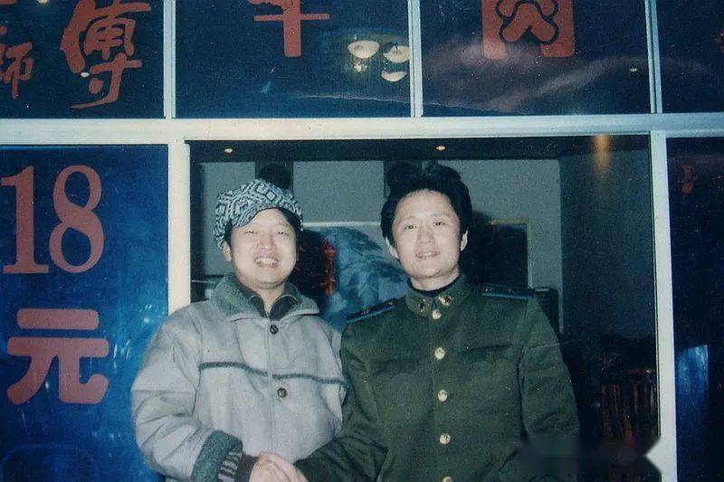 南充耗子哥与南充籍歌手陈小涛23年后再次握手67676767