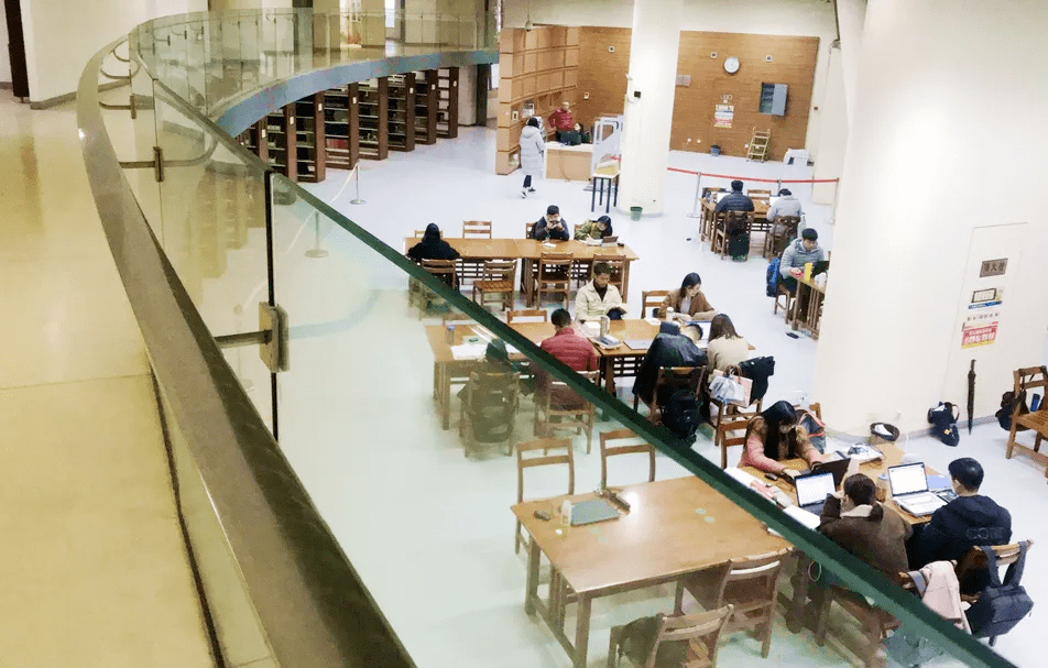 齐鲁理工学院图书馆图片