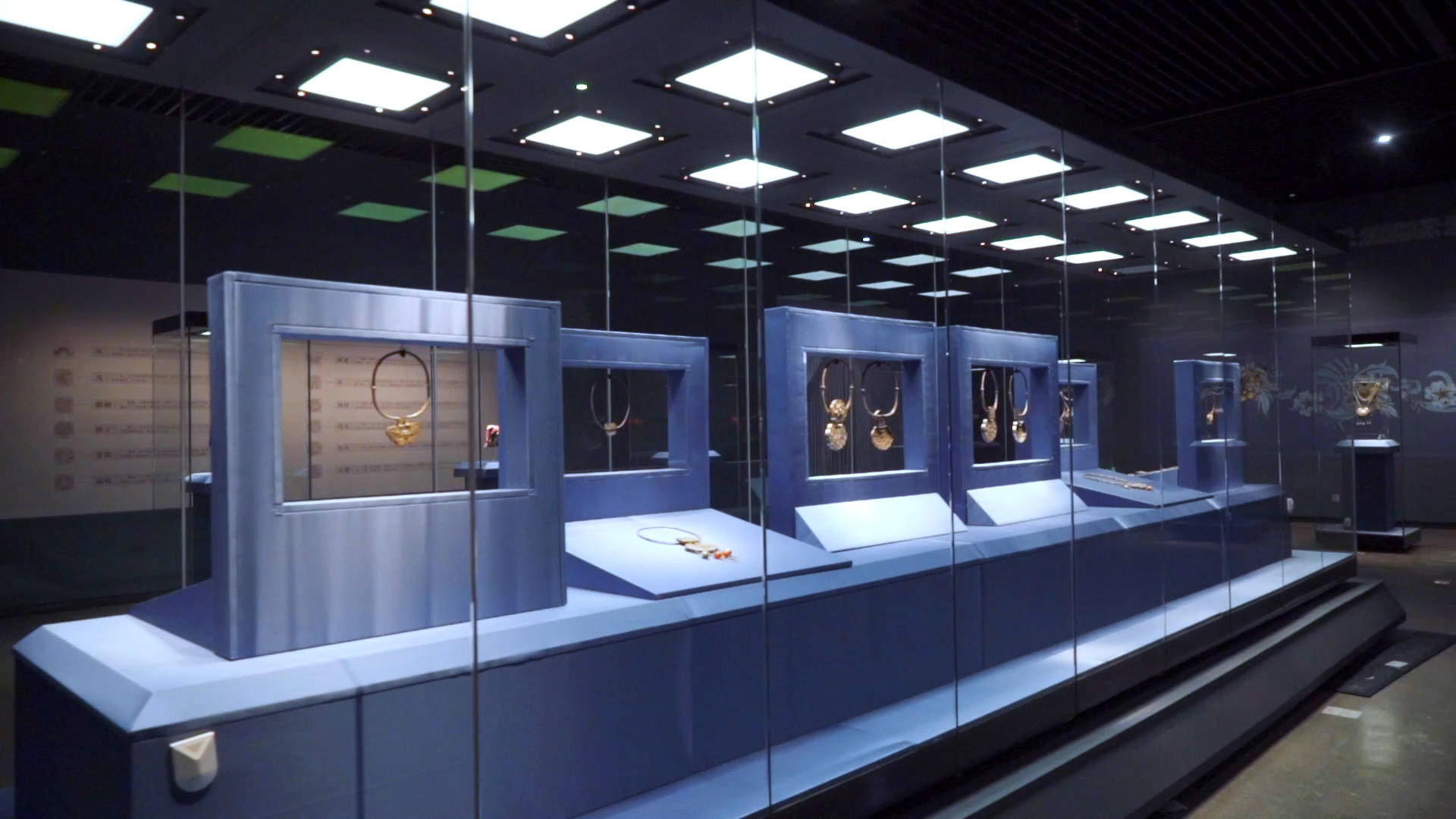 600余件山西民间传统银饰亮相山西青铜博物馆