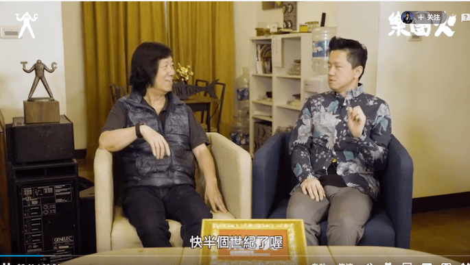 和同时代的词曲作者/制作人相比,谭健常/小轩似乎没有介入1970年代