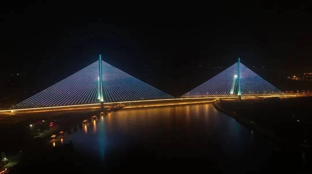 重磅巢湖大桥最美夜景正式拉开大幕