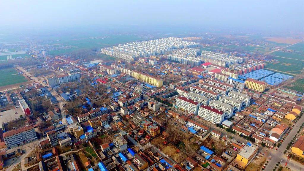 我们一起奔小康陈集镇战贫号角嘹亮奔富步履铿锵