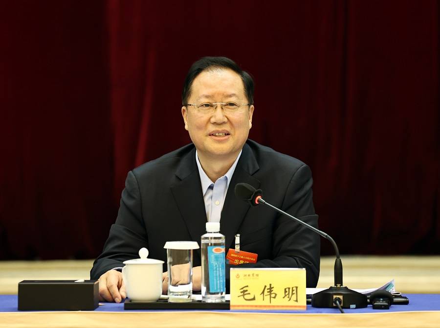 1月26日上午,省委副书记,代省长毛伟明参加省政协十二届四次会议中共