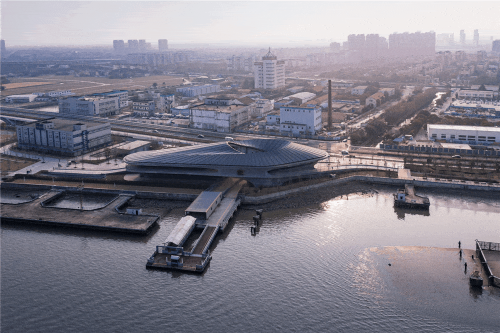 西岸又上新带跑道的飞船码头今日起营业