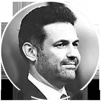 卡勒德·胡赛尼。“立志拂去蒙在阿富汗普通民众面孔的尘灰，将背后灵魂