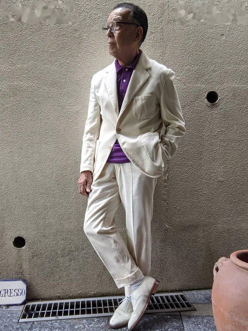 yukio)看到这里的你,相信也会有这样一个疑问,赤峰幸生几乎每天穿西装