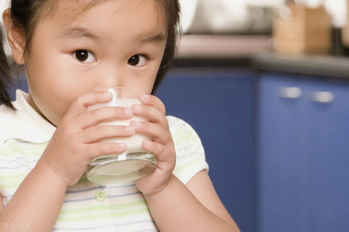 为什么不建议宝宝喝“3段奶粉”？权威机构给出答案，家长须知_牛奶