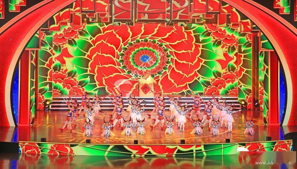 先睹为快2021烟台春晚海量舞台照曝光