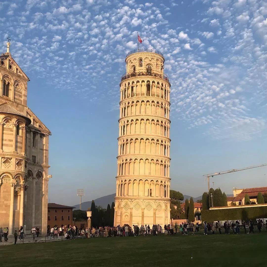 你只看到比萨斜塔表面光鲜,却不知道它为了"站稳"有多努力_手机搜狐网