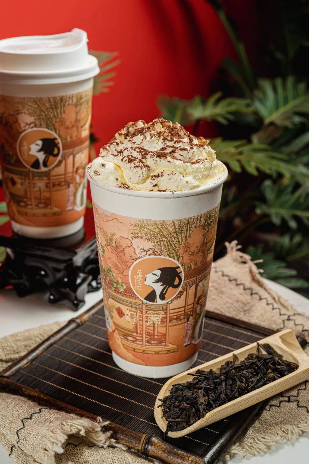 茶底精选武夷山大红袍,澄红明亮的茶汤,入口有股独特韵味,还有维记