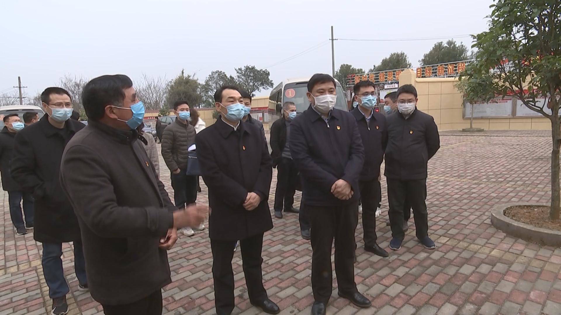 李镇发到南昌县走访慰问结对帮扶村并调研村(社区)"两委"换届选举工作