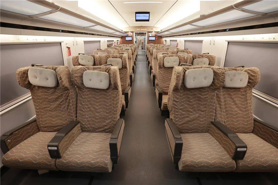 京哈高铁上冰凤凰来啦想一睹它的芳容吗安排