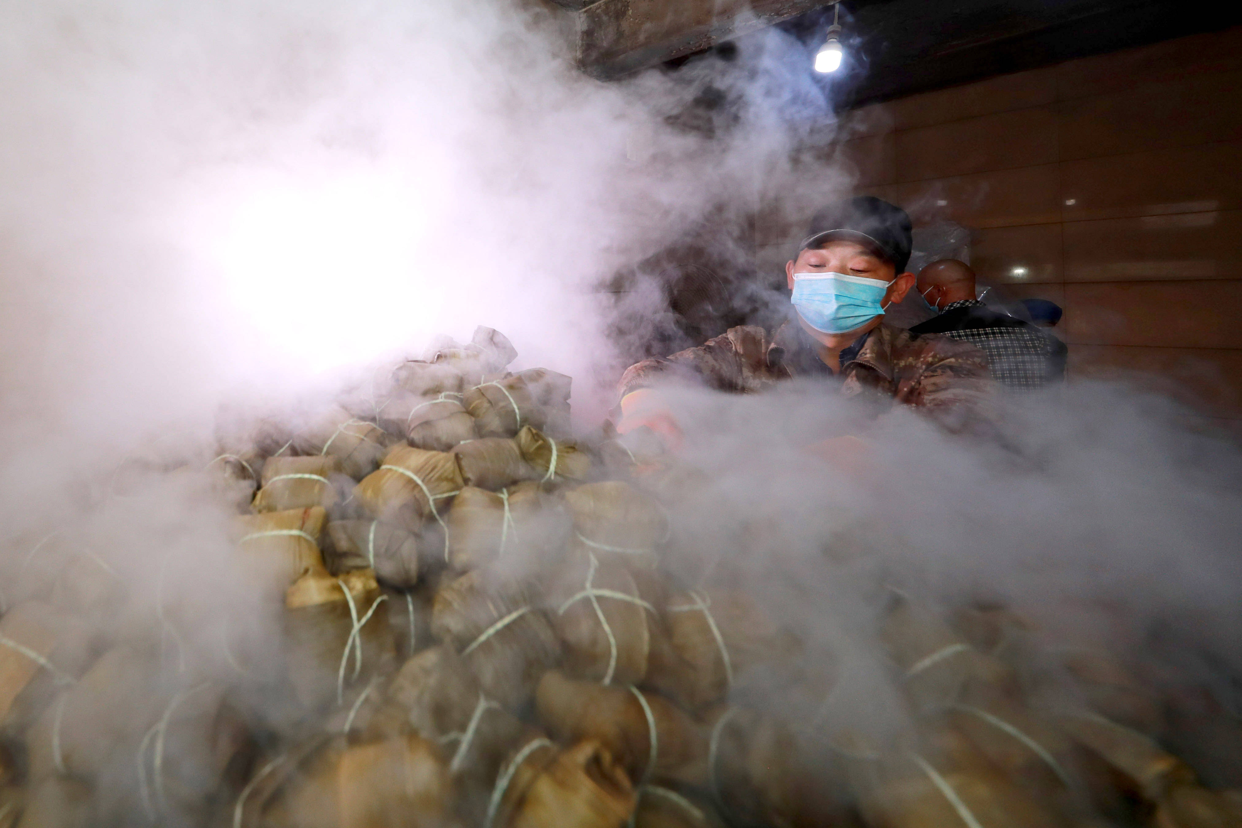 贵州黔西黄粑飘香迎新年