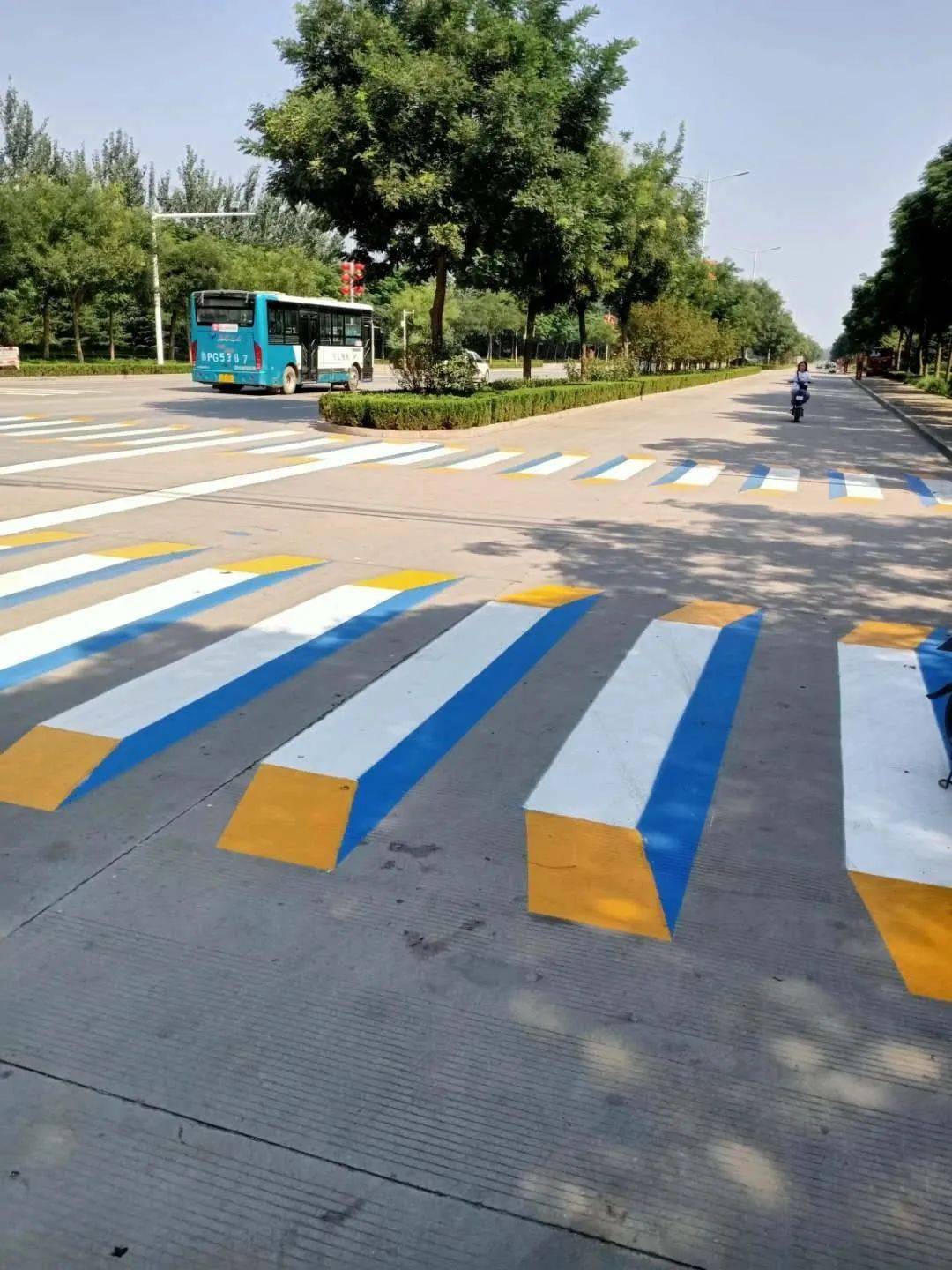 智慧斑马线3d立体标线闪亮冠县