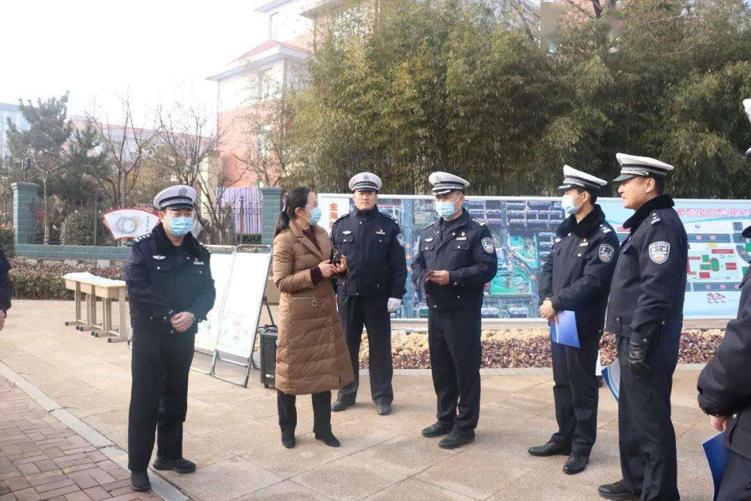 市公安局党委委员,交警支队支队长杨乐清,交警支队副支队长王洪木