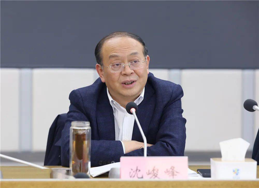 沈峻峰在洋口港经济开发区和洋口镇调研指导经济社会发展重点工作时