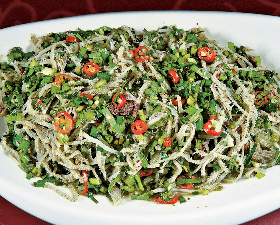 傣族的风味是最好的礼赞,烤鸡,手抓饭,香茅草烤鱼是初级的美味,牛撒撇