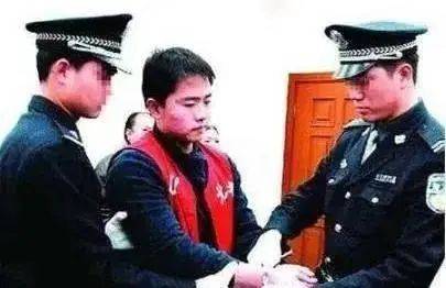 打死老人口罩_戴口罩的卡通图片(3)