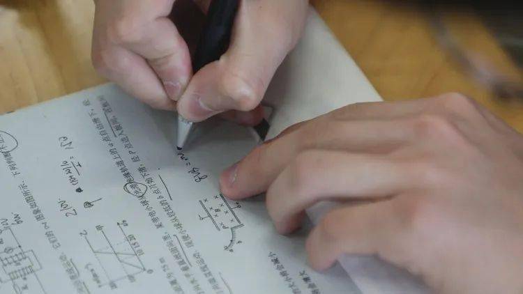人口返乡监测_返乡体温监测