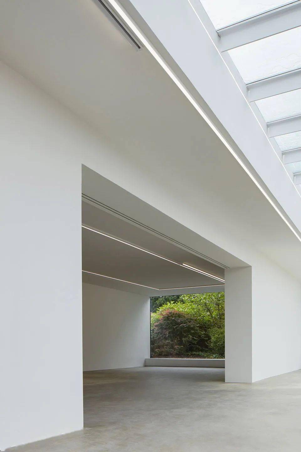 纯白艺术空间miroslavkubík画廊michalmoty00ka