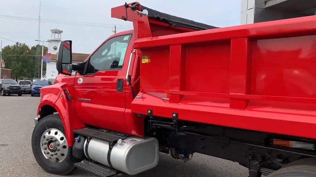 皮卡中的伪装者福特f750其实是能变身自卸车的重卡