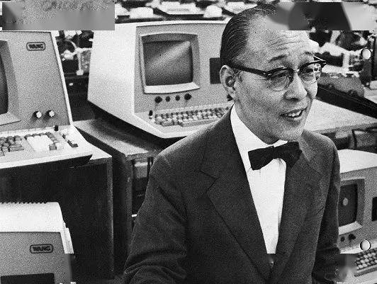 1986年11月,王安不顾众多反对,任命36岁的儿子王烈为公司总裁