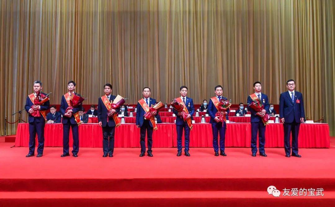 争做新时代的奋斗者追梦人2020中国宝武年度人物颁奖典礼举行