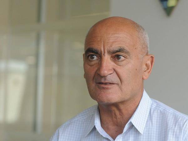 美媒反思美国医疗体系顽疾背后的原因_塞夫·斯拉维