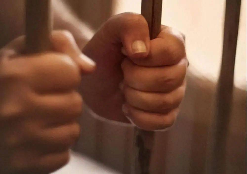 与人口角_口角疱疹图片