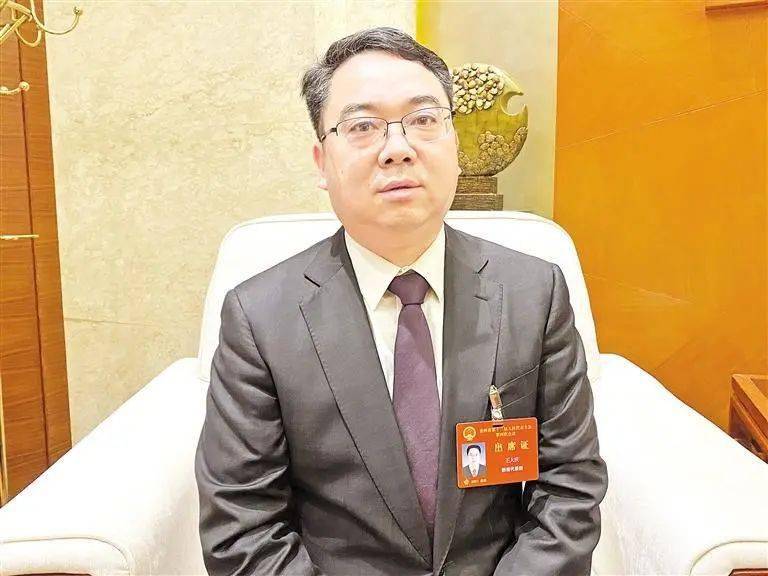 王大庆代表:帮老年群体玩转智能设备落到实处,老年人