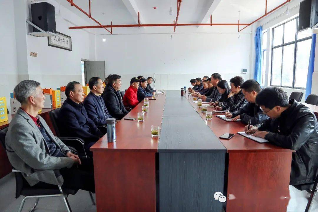 关怀和重视,进一步了解援凤教师在凤庆一中的工作,学习,生活等情况