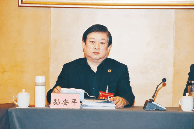 汉中市中心医院院长省政协委员孙安平热点建言