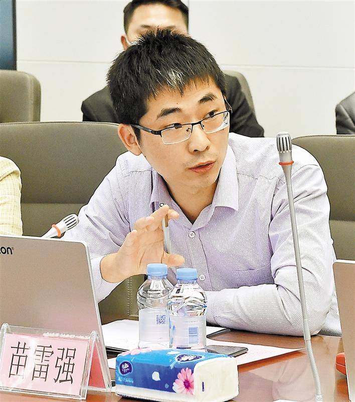 鲁军1月29日下午,"隐形冠军——价值成长之路"·"笑傲江湖"首届深圳