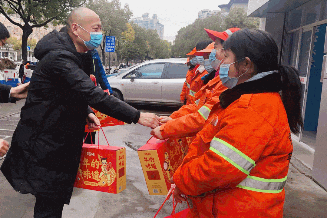 到"娘家人"的温暖区文旅局送上百份"文化年礼"里面包含了大大的红福