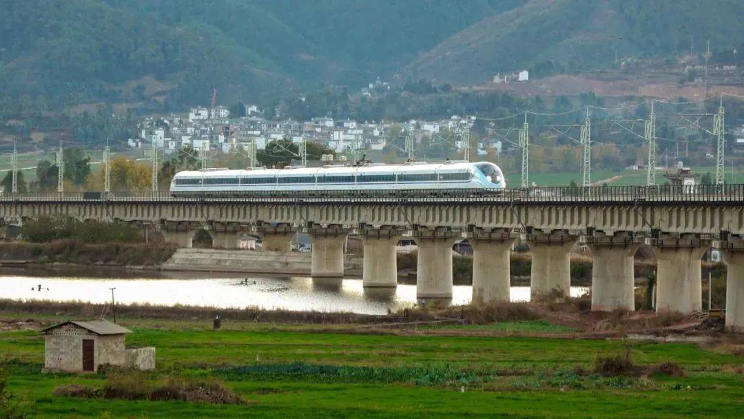 大临铁路开通运营"满月",共计发送旅客49132人,日均发送旅客1585人次