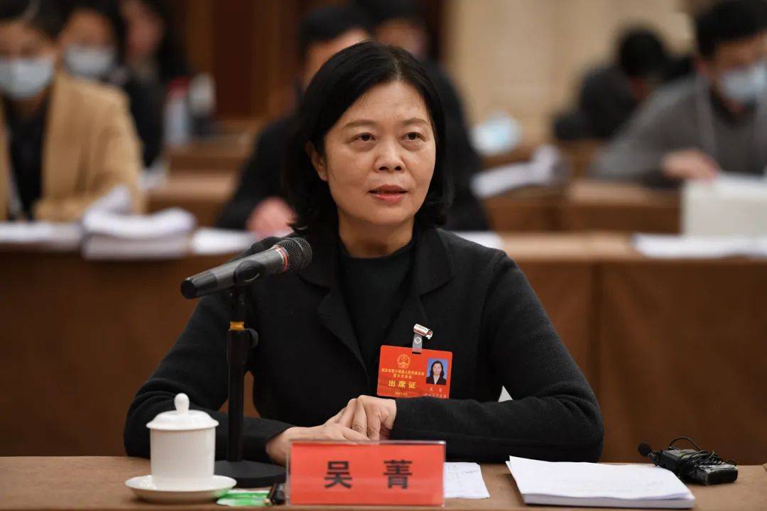 "市人大代表,华中科技大学同济医学院附属同济医院党委书记吴菁说