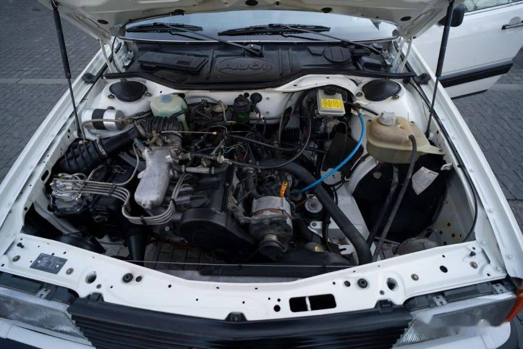 这时的奥迪还不是豪华品牌  1987年奥迪100轿车