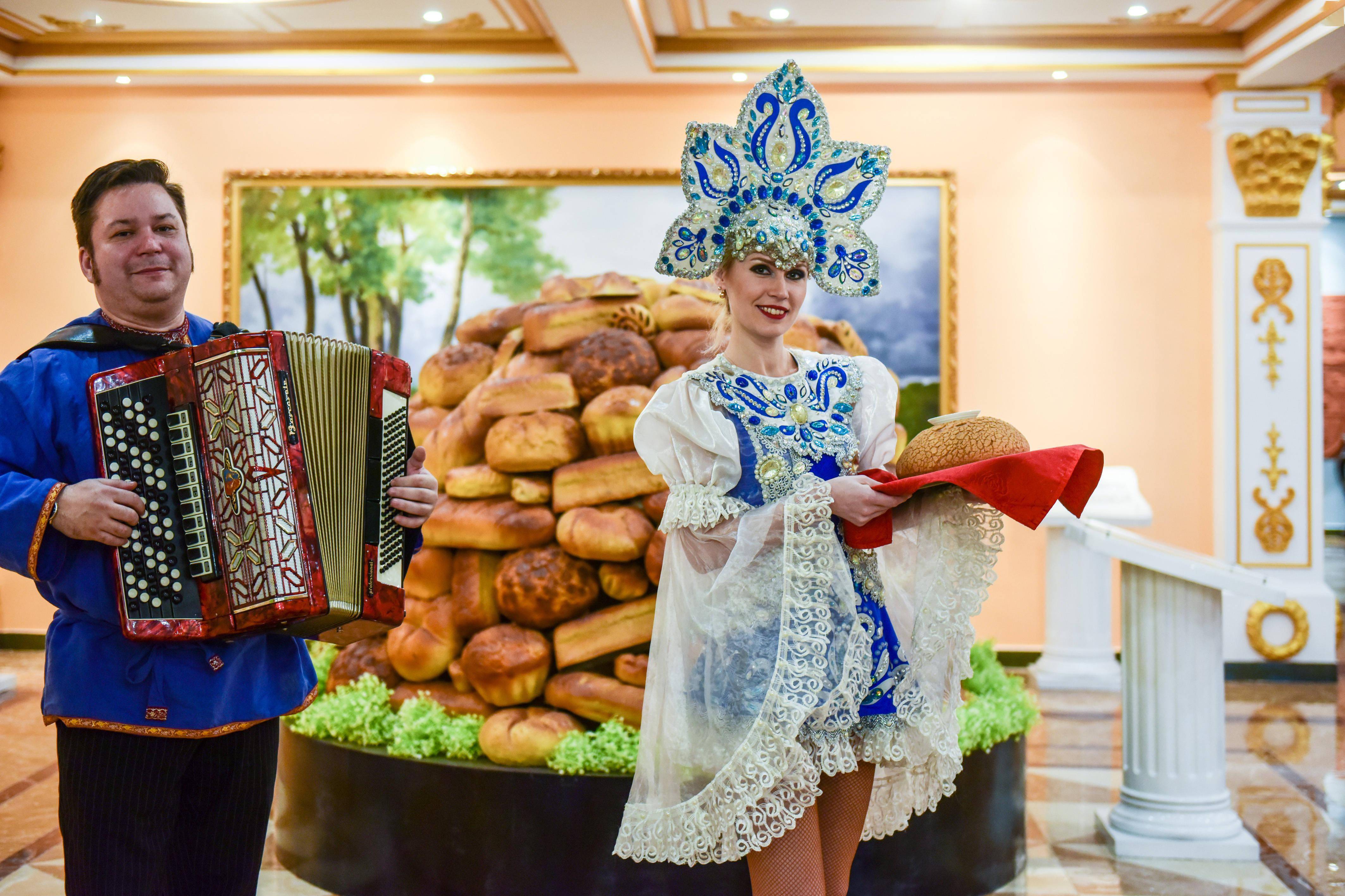 中科丽丽娅俄罗斯文化旅游区:集酒店,餐饮,列巴文化馆,俄罗斯民族歌舞