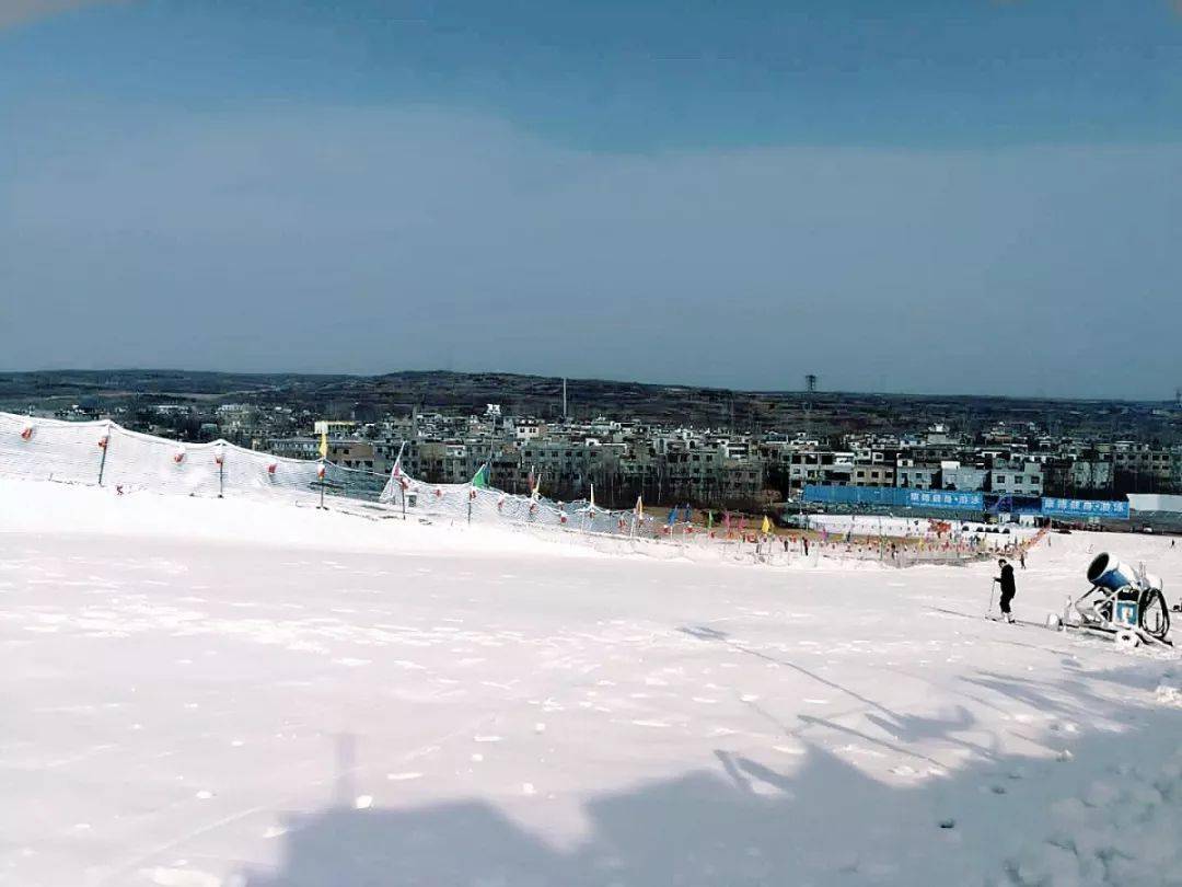 洛阳龙鳞路滑雪场图片