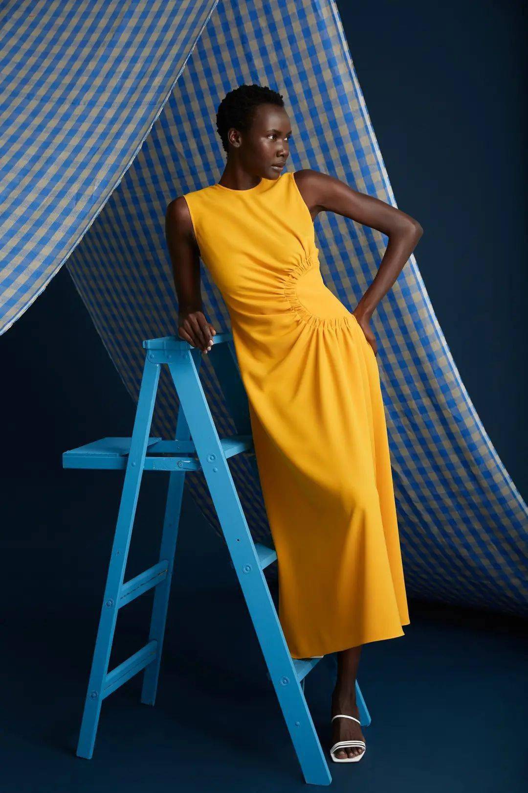 2021年度流行色明亮黄绝了